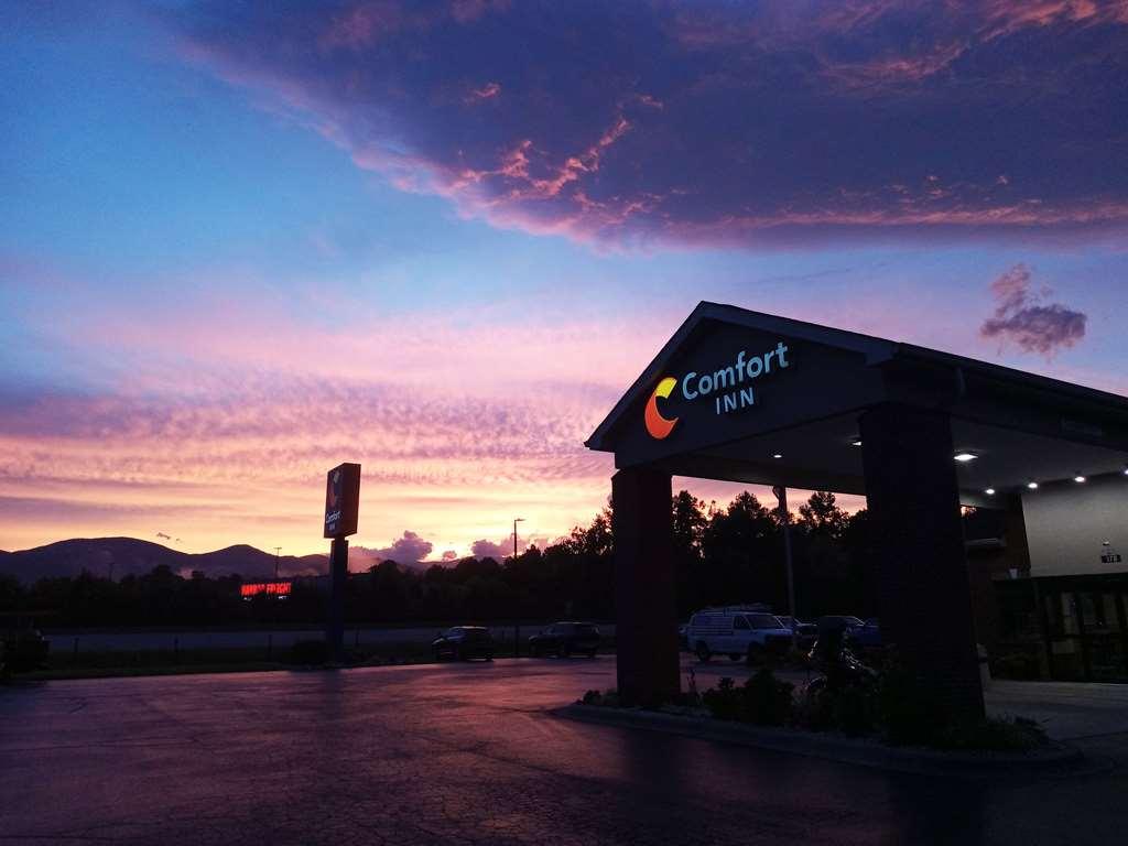 Comfort Inn Near Downtown & Blue Ridge Pkwy Marion Kültér fotó