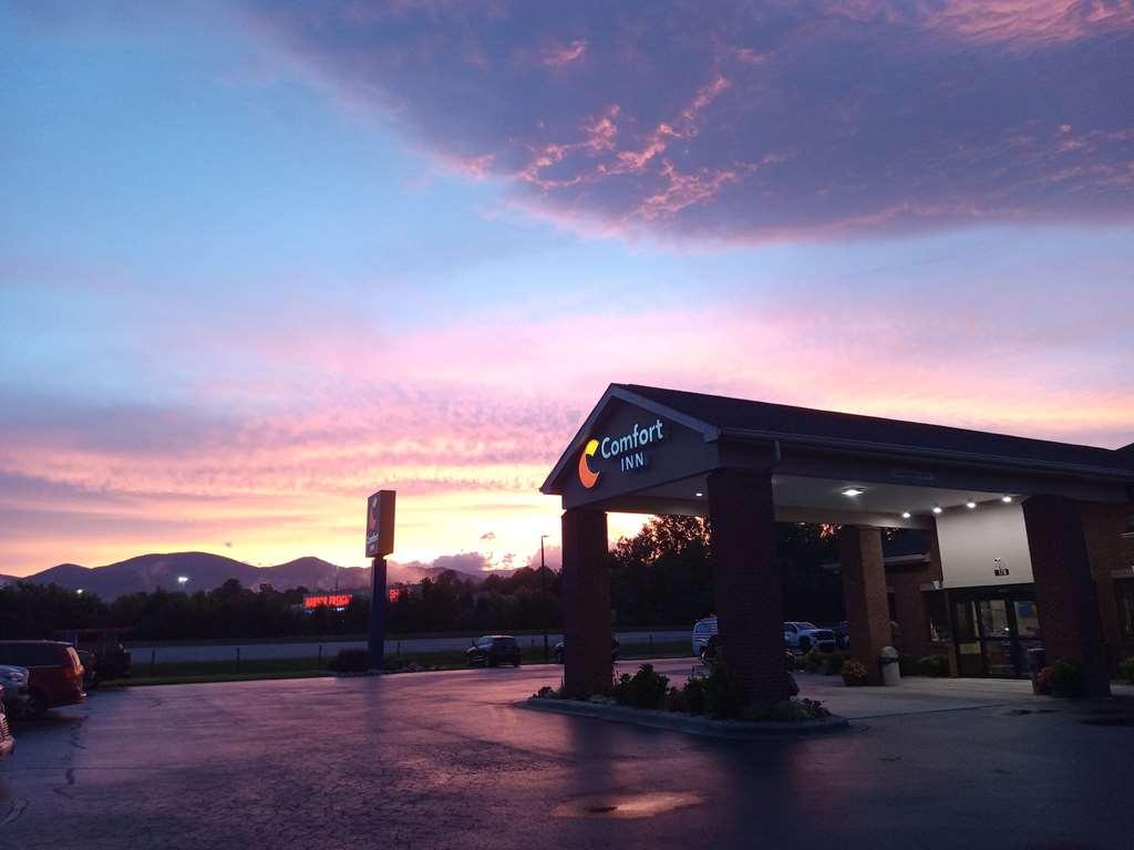Comfort Inn Near Downtown & Blue Ridge Pkwy Marion Kültér fotó