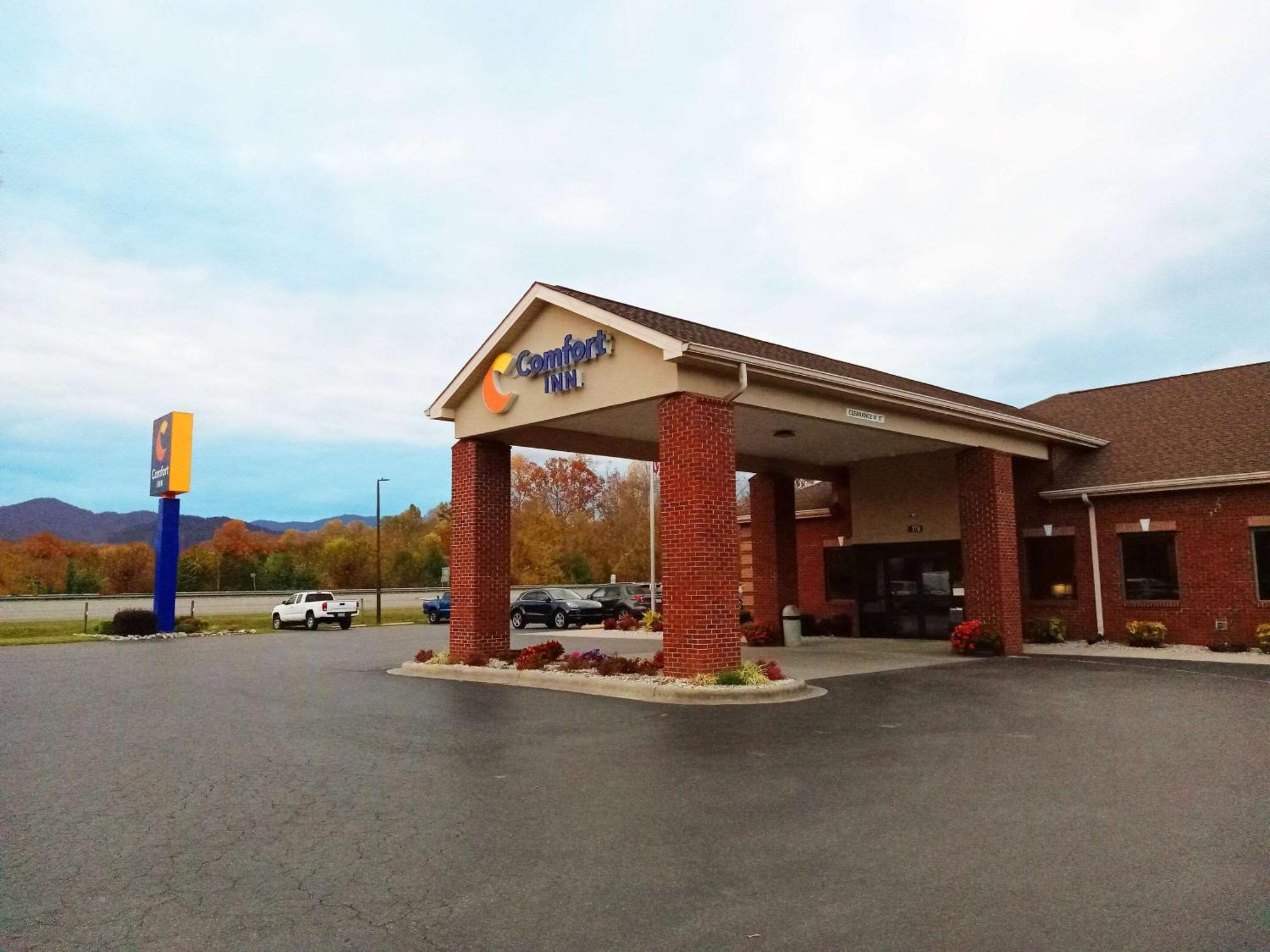 Comfort Inn Near Downtown & Blue Ridge Pkwy Marion Kültér fotó