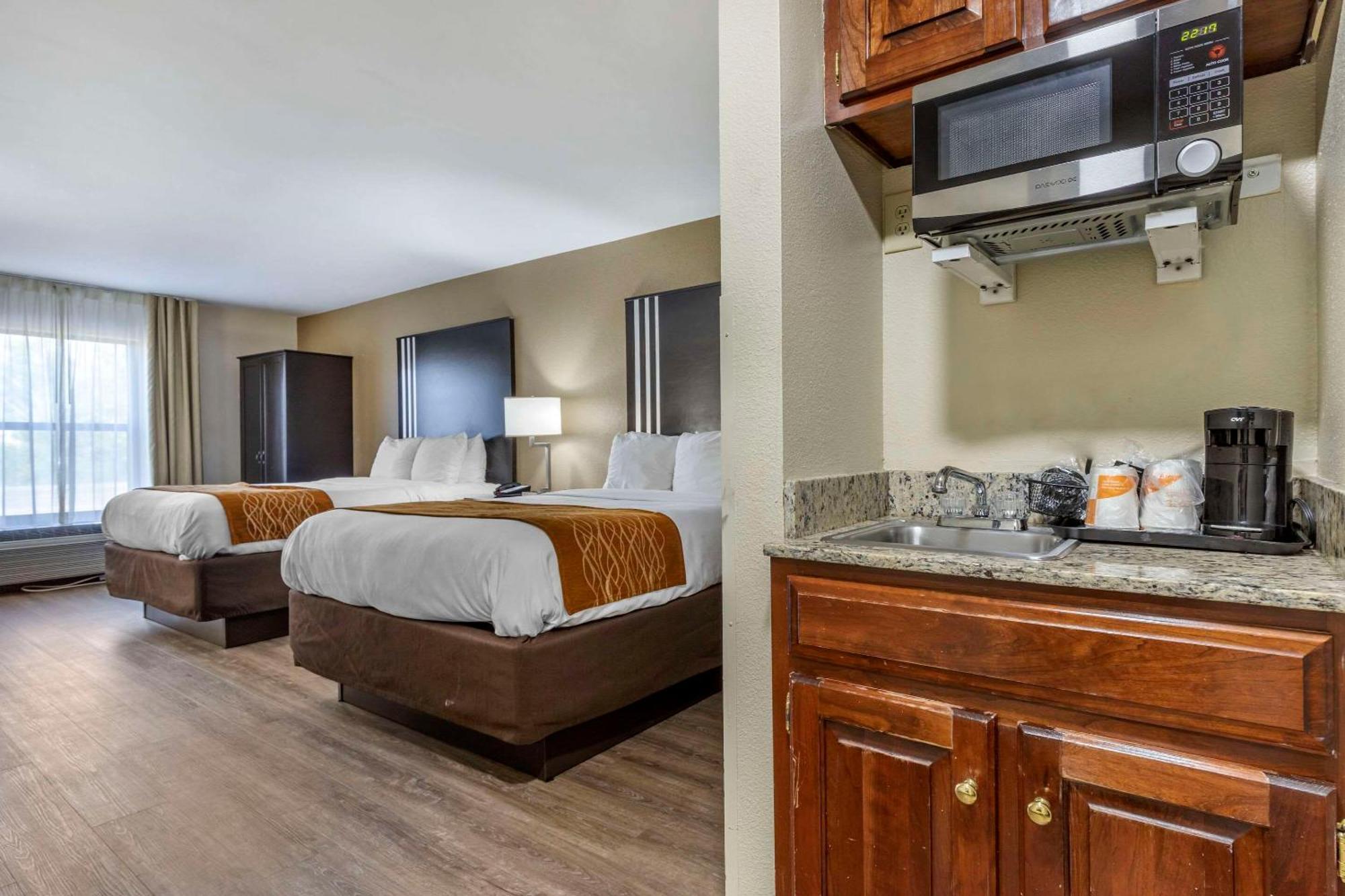 Comfort Inn Near Downtown & Blue Ridge Pkwy Marion Kültér fotó