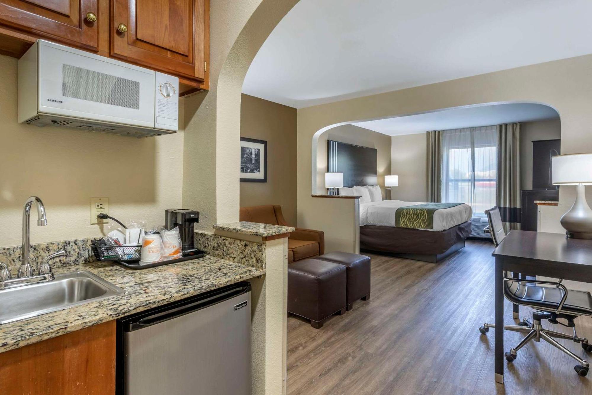 Comfort Inn Near Downtown & Blue Ridge Pkwy Marion Kültér fotó