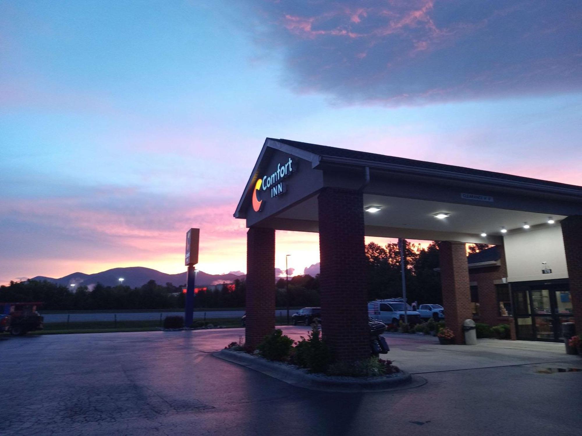Comfort Inn Near Downtown & Blue Ridge Pkwy Marion Kültér fotó