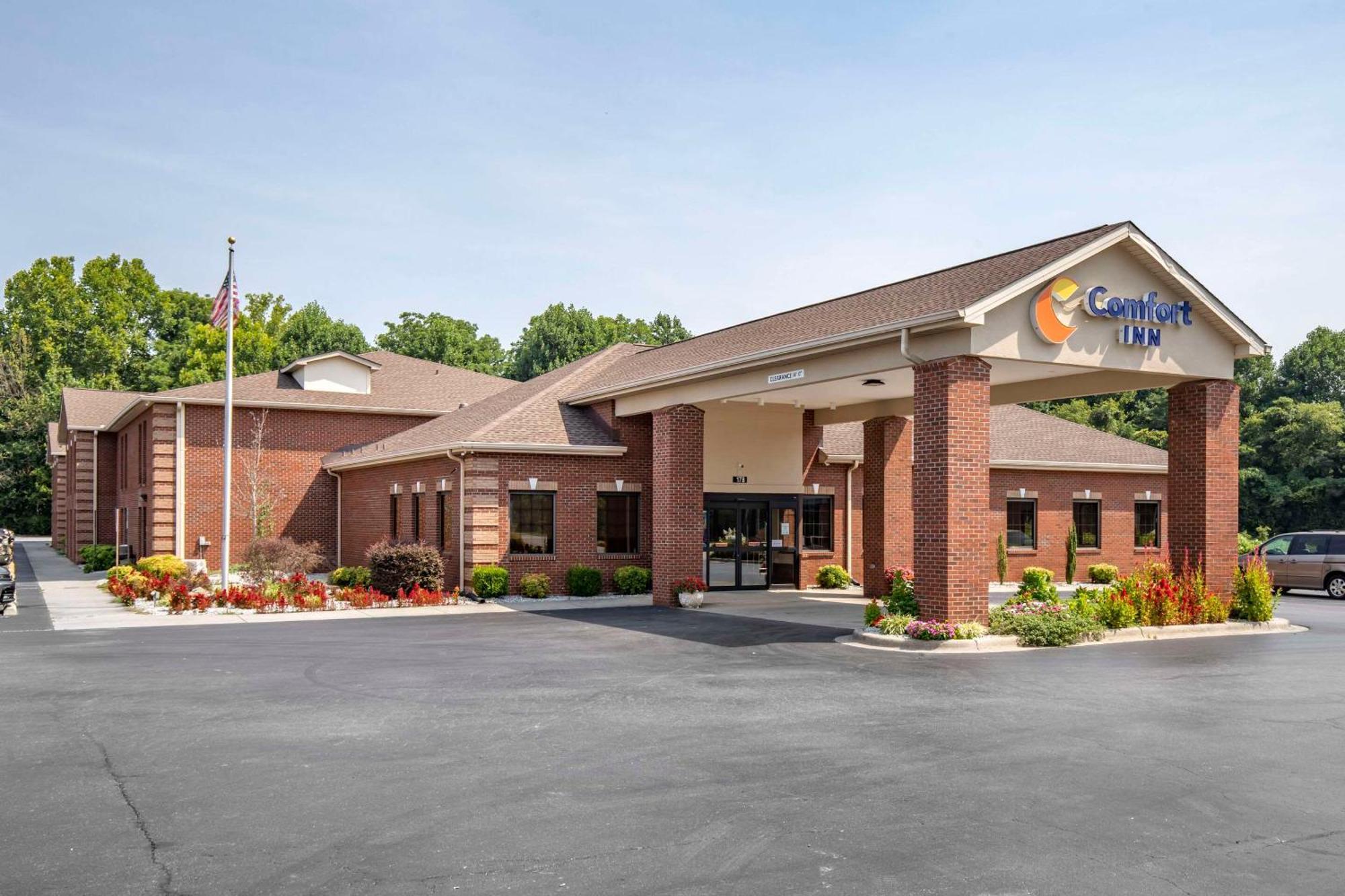 Comfort Inn Near Downtown & Blue Ridge Pkwy Marion Kültér fotó
